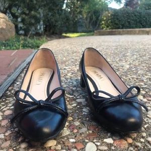 BARELY WORN Black leather Prada ballet flats